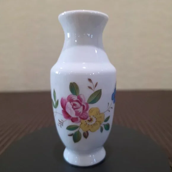Vintage Made in China Miniature Flower Transfer Design White Vase - Picture 6 of 12
